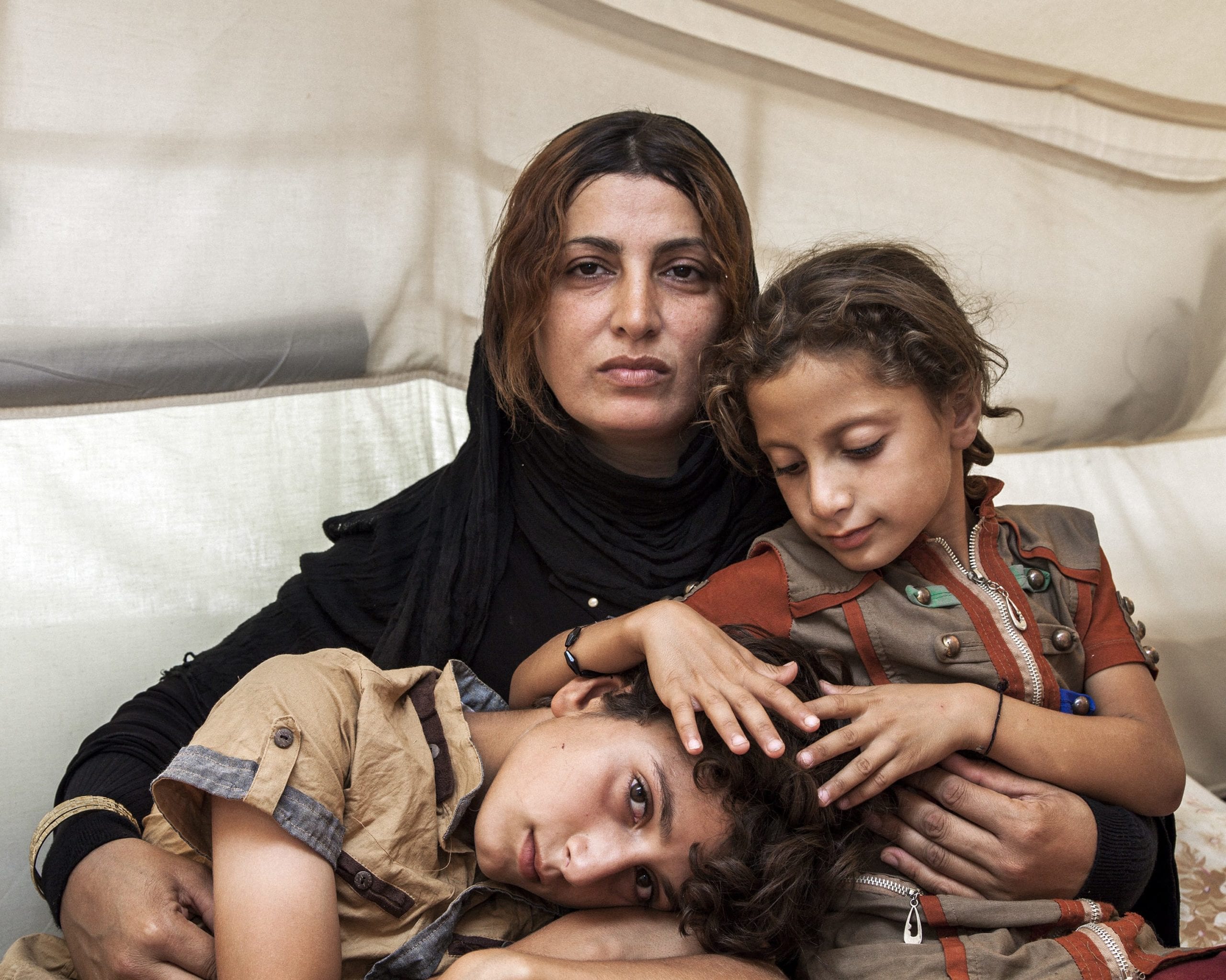 Amira and her Children by Ivor Prickett © Ivor Prickett/UNHCR/Panos Pictures 