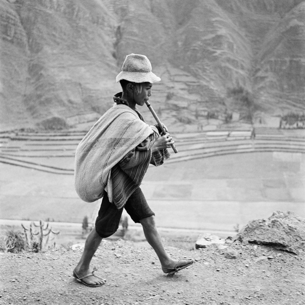 PERU. May 1954. On the road to Cuzco, near Pisac, in the Valle Sagrado of the Urubamba river.