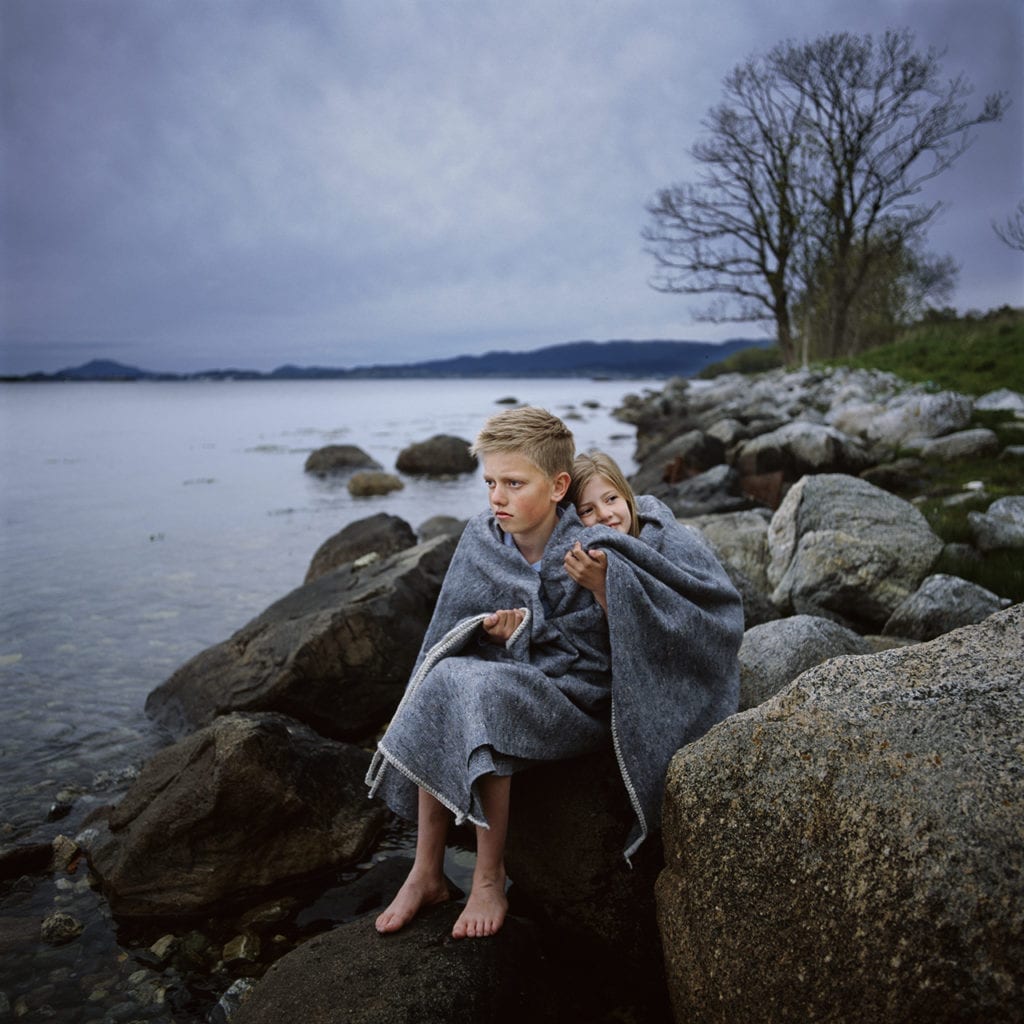 Looking Back, from the series Brother & Sister © Viktoria Sorochinksi 