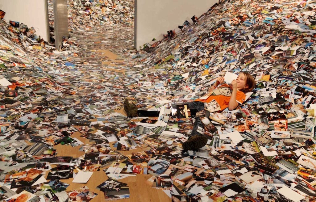 24hrs of Photos © Erik Kessels