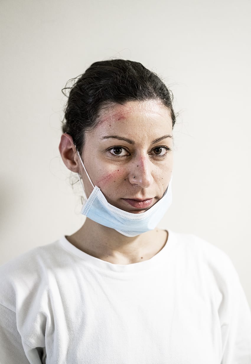 Serena Perez — a nurse in the intensive care unit © Alberto Giuliani.