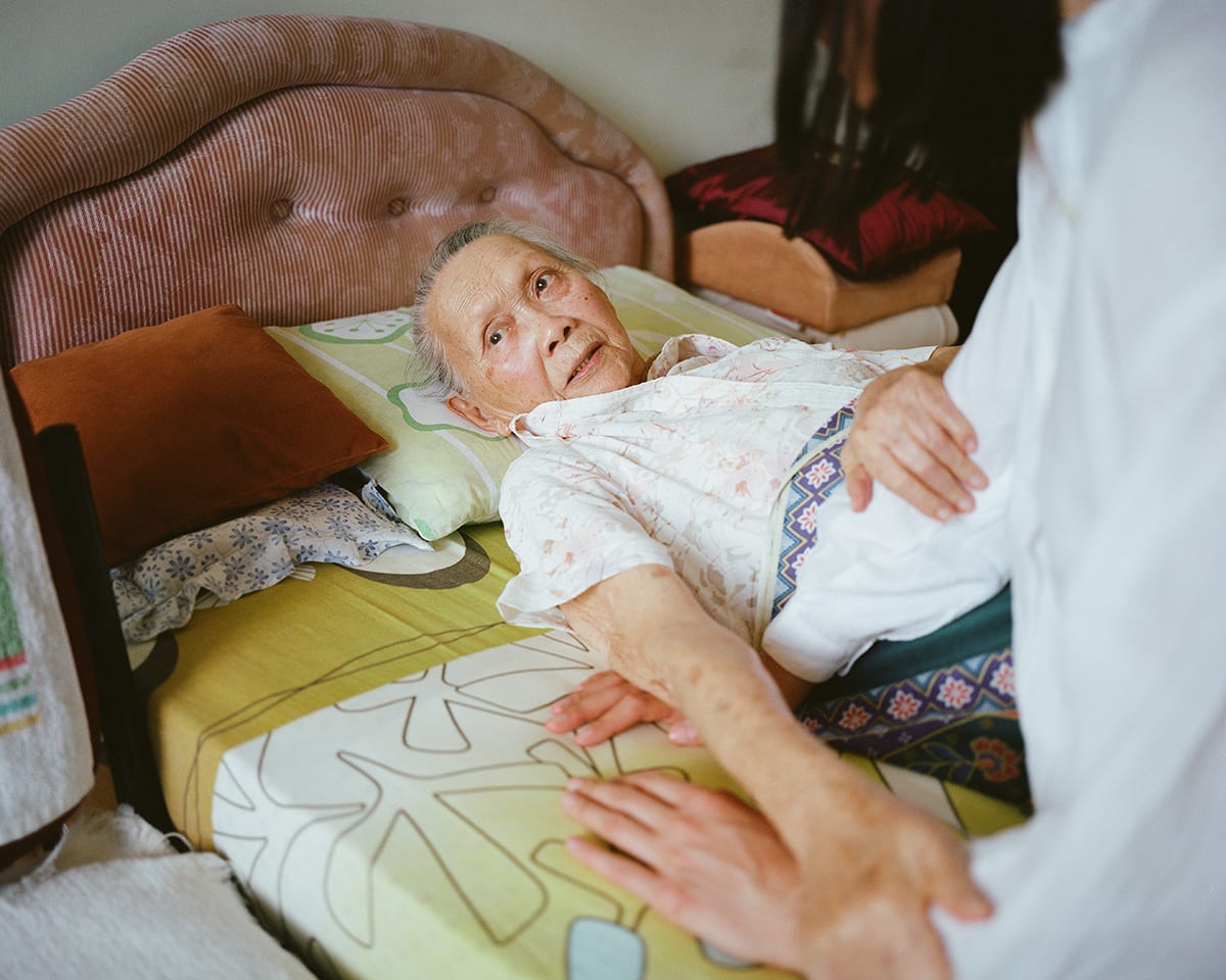 Anne Moffat captures her grandmother's descent into Alzheimer’s - 1854 ...