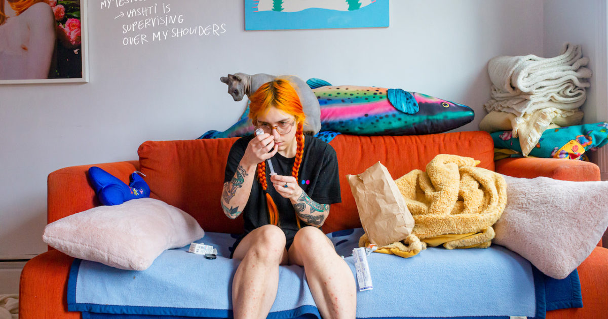 Laurence Philomene 写真集 In their debut book 'Puberty', Laurence Philomene journals two