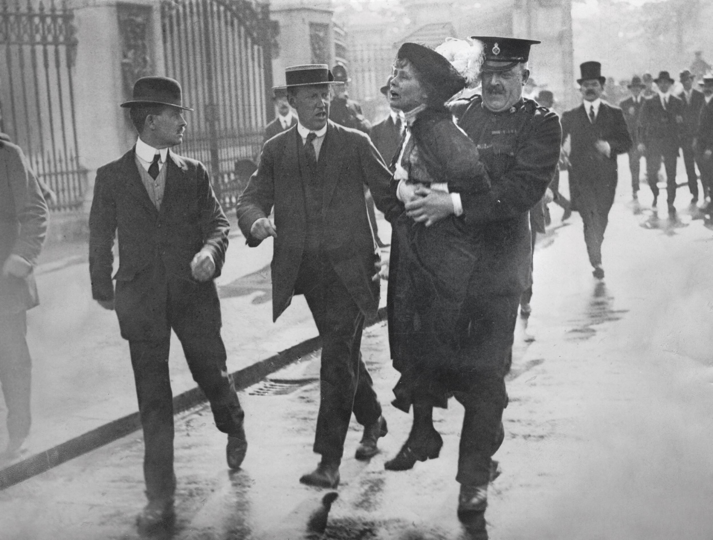 Движение за избирательное право женщин. Emmeline Pankhurst. Эммелин панкхёрст (1858–1928). Суфражистки 19 века. ЖСПС суфражистки.