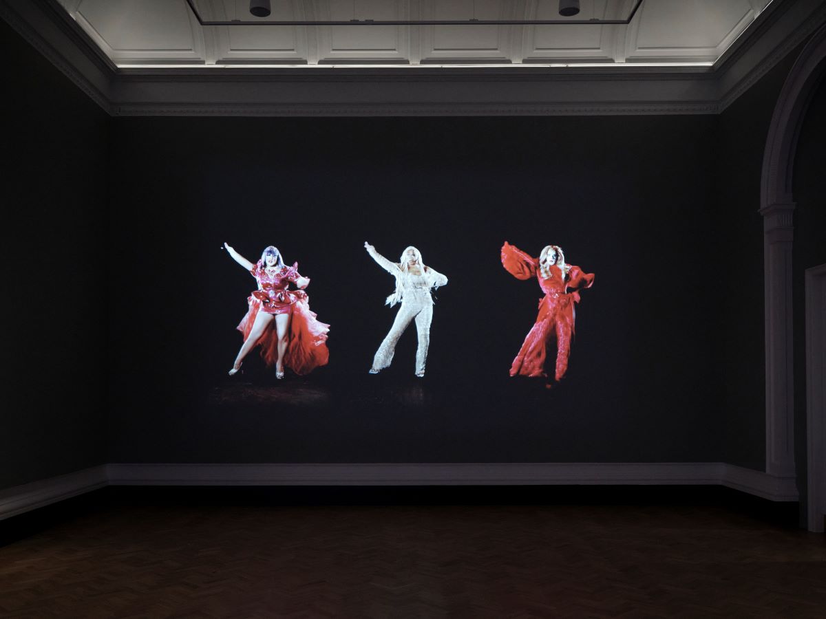 Gibson Thornley Architects - V&A Photography Centre - Installation image of The Zizi Show, 2020, Jake Elwes, Digital Gallery - Gallery 99 © Thomas Adank_1