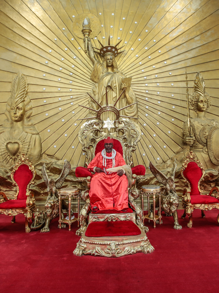 George Osodi, Pere of Gbaramatu, HIM Oboro Gbaraun II, Aketekpe Agadagba, 2022. Courtesy of George Osodi and TAFETA