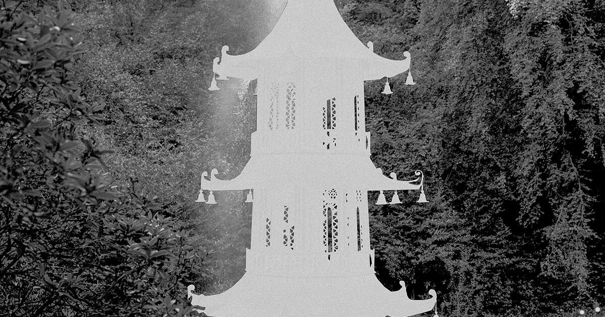 On the fringes but playing no minor role, PhotoFringe breaks down