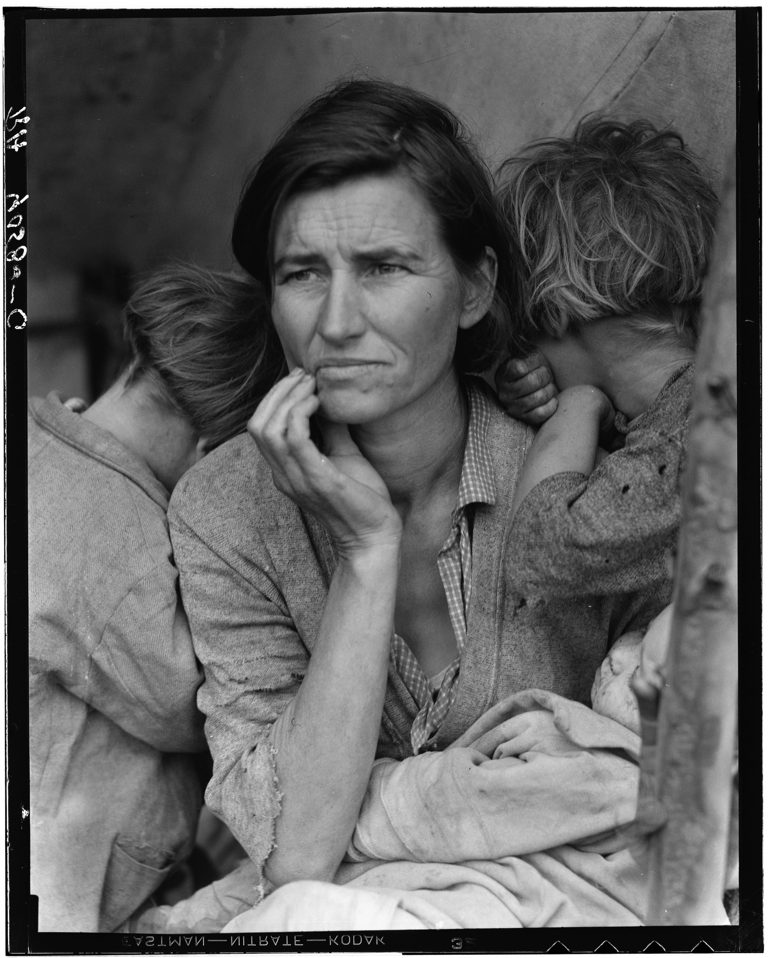 Dorothea-Lange.-Migrant-Mother-Florence-Owens-Thompson-and-her-children-Nipomo-California-1936.