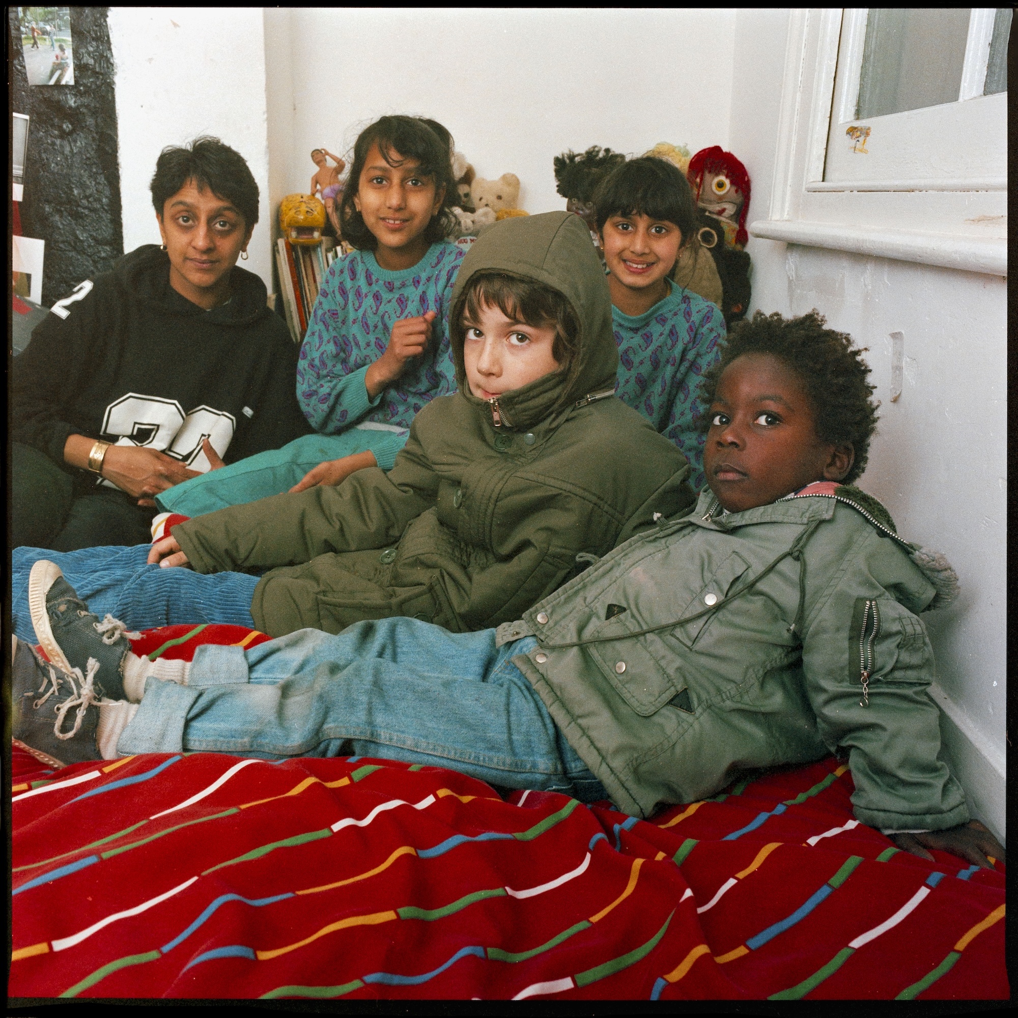 Krishna, Vijay, Onky, Minka and Sean. Bonnington Square © Crispin Hughes_Photo Co-op. Courtesy of Martin Parr Foundation