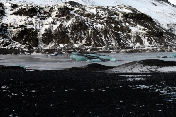 Drifting Icebergs