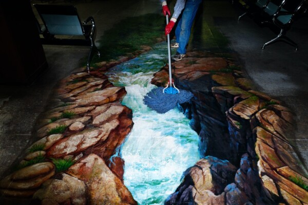 Custodian at Yanggu Bus Terminal in Yanggu-gun, Gangwon-do, SK