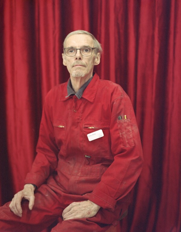 Andy Miller, trained theatre designer, puppet maker and practitioner.