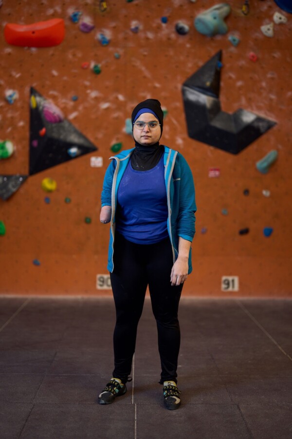 Paraclimber, Anoushé Husain